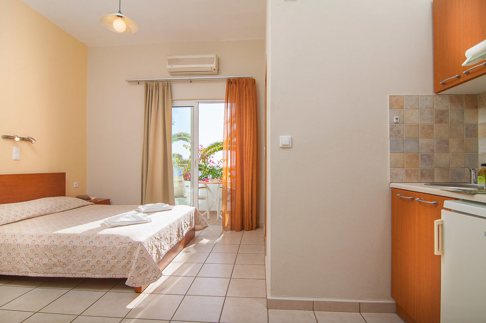Skinos Apartments And Studios Плакиас Экстерьер фото