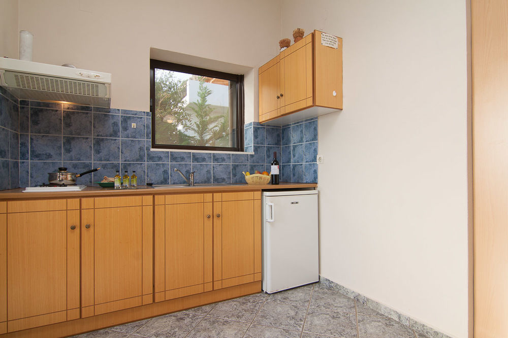 Skinos Apartments And Studios Плакиас Экстерьер фото
