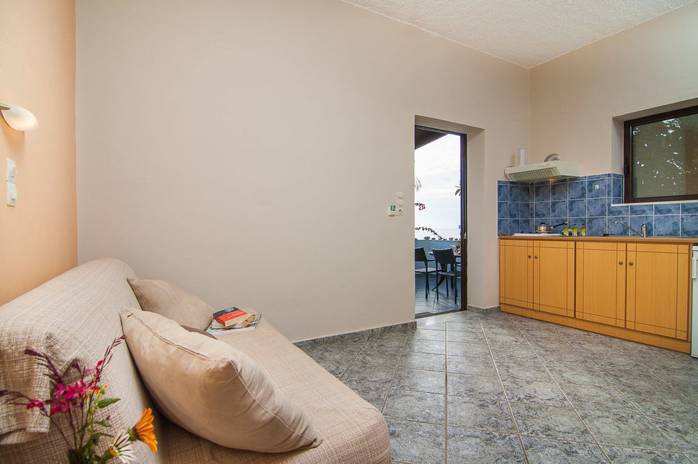 Skinos Apartments And Studios Плакиас Экстерьер фото